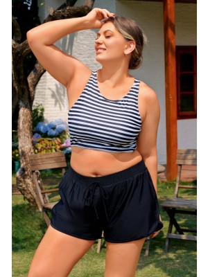 Schwarzes gestreiftes Plus-Size-Bikini-Oberteil mit Rundhalsausschnitt und Boyshorts im zeitlosen Design