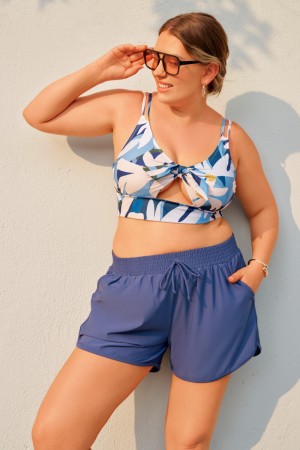 Blaues romantisches Blumen-Plus-Size-Bikini-Oberteil mit verstellbaren Trägern und Boyshorts im Set