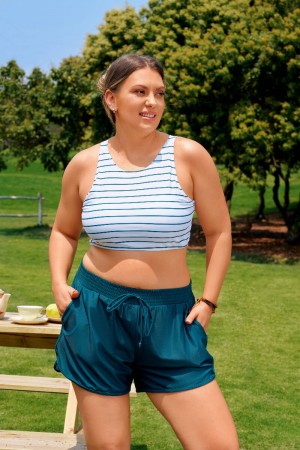 Grün-weiß gestreiftes Plus-Size-Bikini-Oberteil mit Boyshorts im frischen Stil